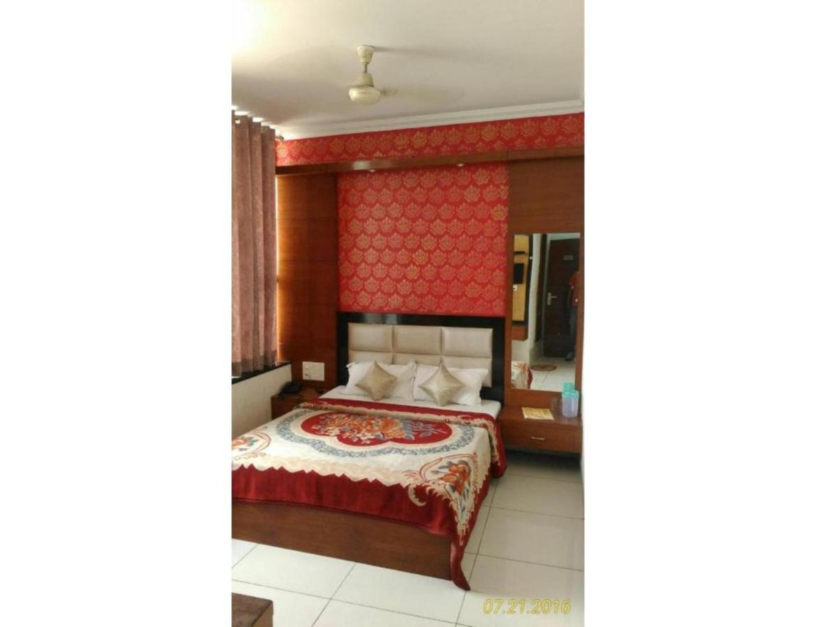 Hotel Kirandeep Agra Agra  Kültér fotó